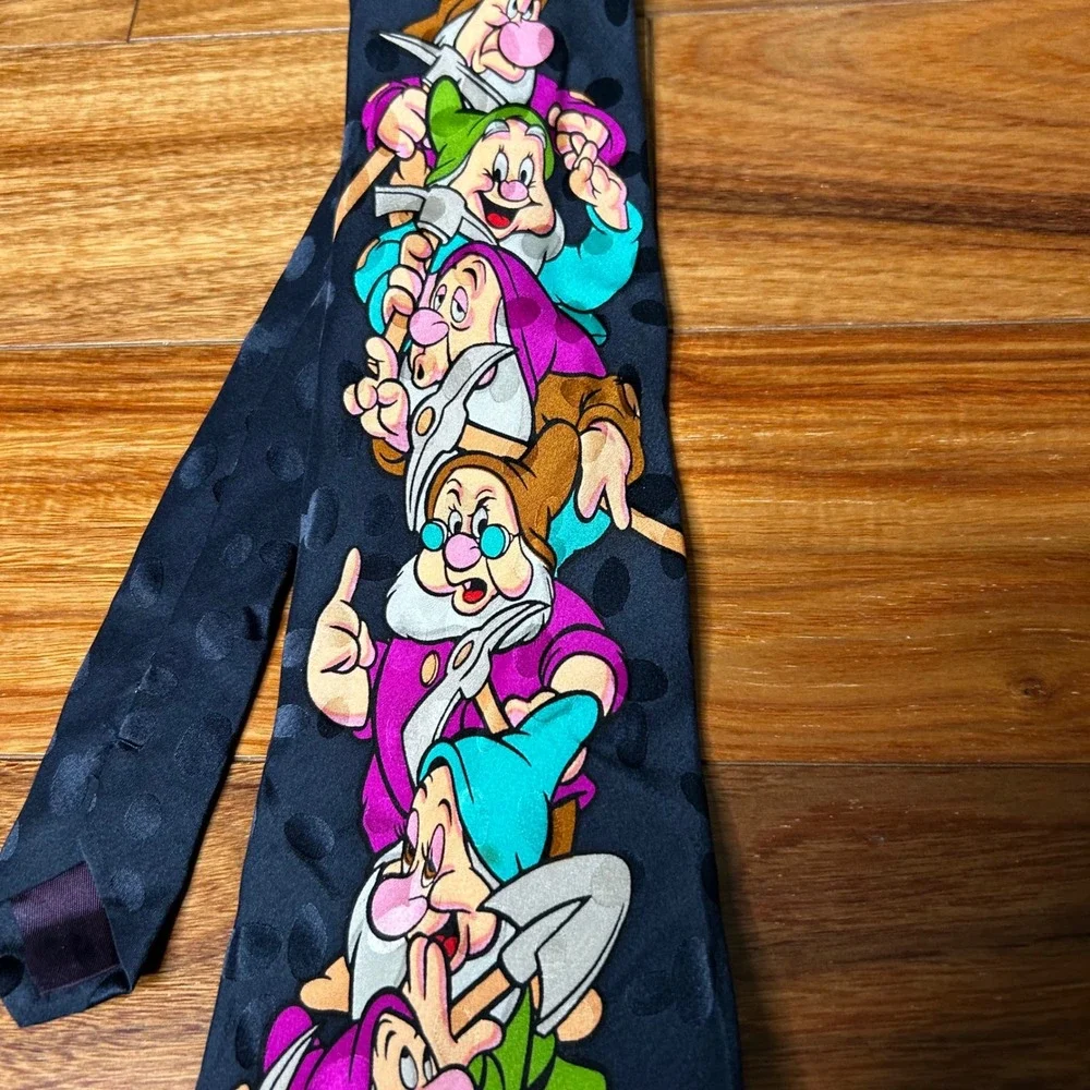 Disney‎ Store 7 Dwarfs Tie 100% Silk Novelty Cartoon Necktie Snow White